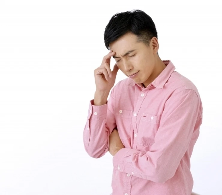 困っている男性